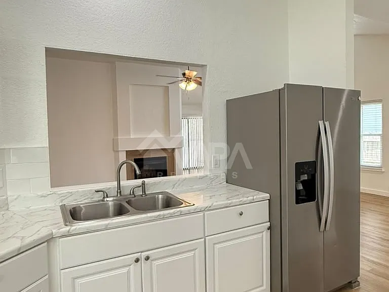 9840 Logans Ridge Dr — Photo 7