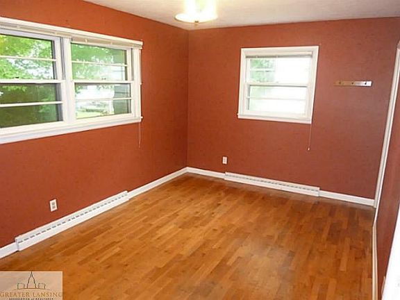 5th image of 1227 E Lilac Ave