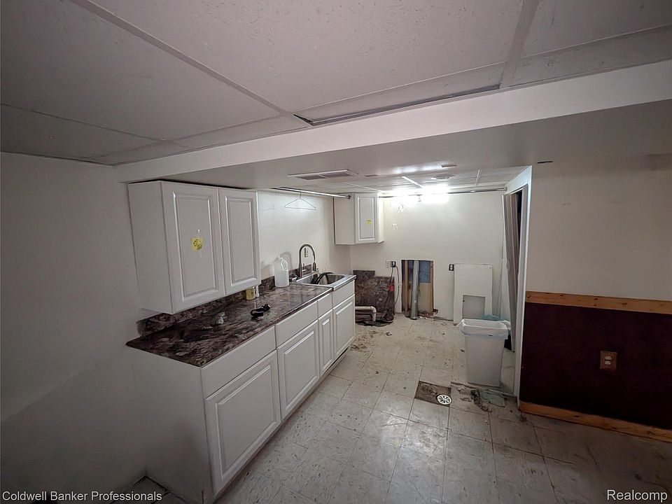 979 Liberty Ave, photo 28