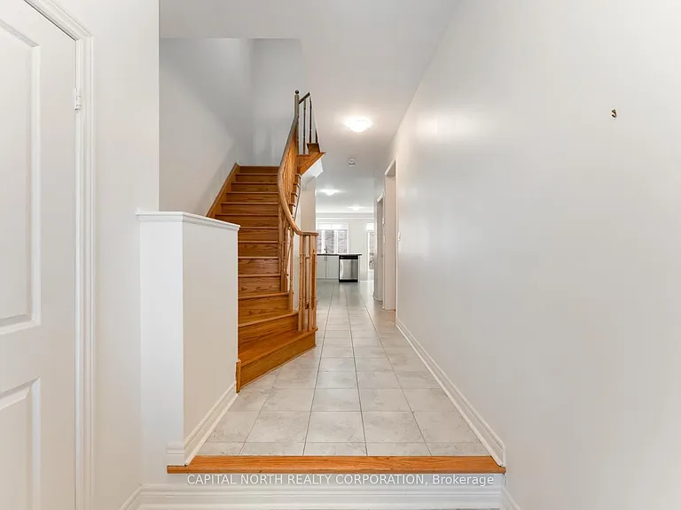 84 Fortis Cres — Photo 5