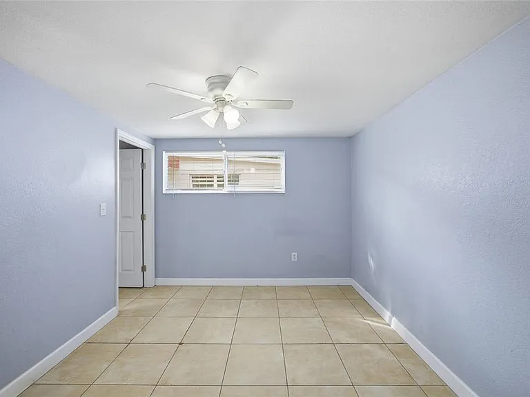 1302 Morris Park — Photo 11