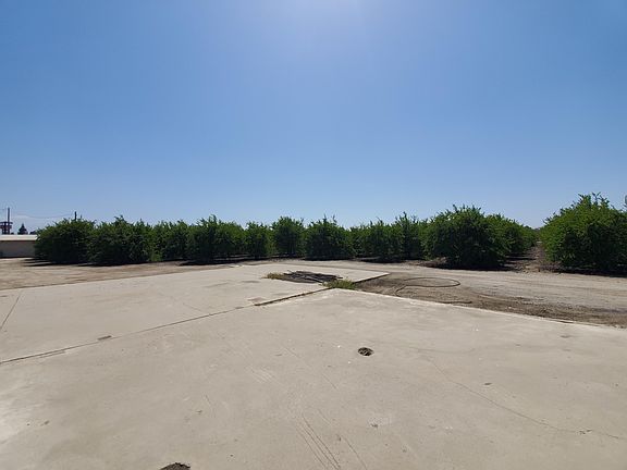 4th image of 16081 Avenue 296