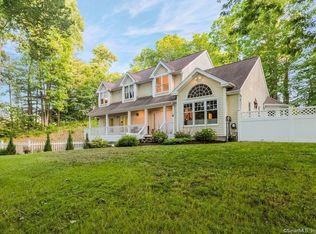 10 Berkshire Rd, Sandy Hook, CT 06482