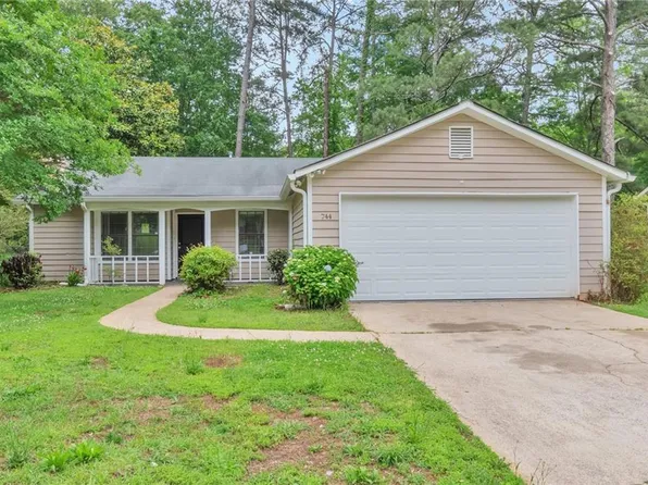 744 Martin Rd, Stone Mountain, GA 30088