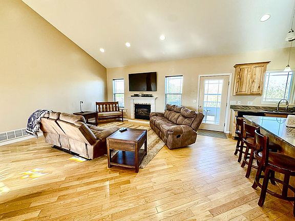 2nd image of 35 Mesa Ranch Rd