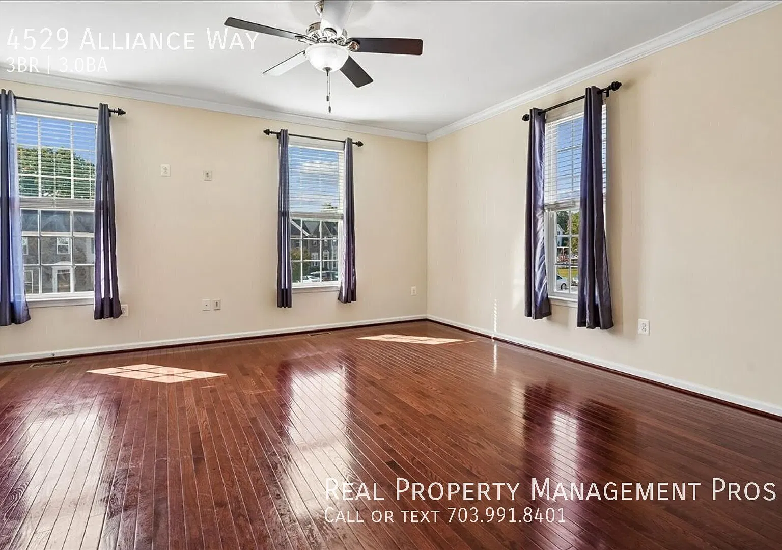 3 Bed Townhome with Garage and Fenced Yard! — Photo 4
