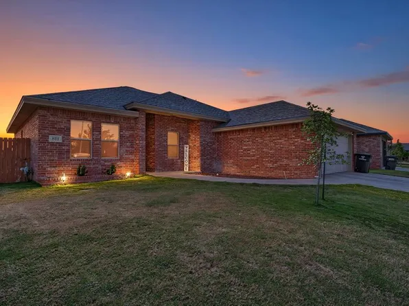 811 Chaparral St, Midland, TX 79706