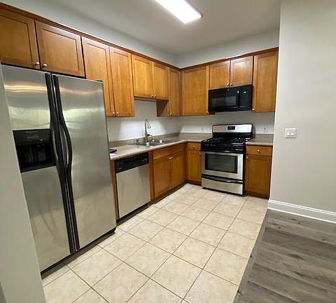4th image of 6938 Laurel Canyon Blvd Unit 111