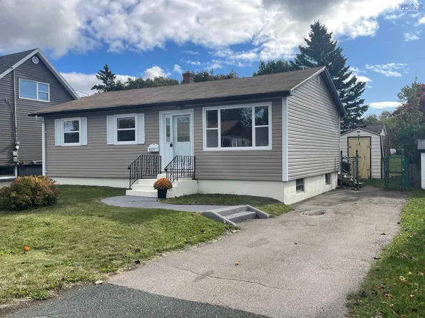 424 Birch Hill Dr, Sydney, NS B1P 3V9
