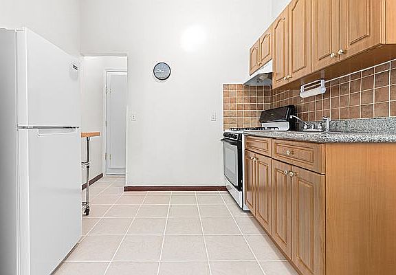 4th image of 417 W 145th St APT 3