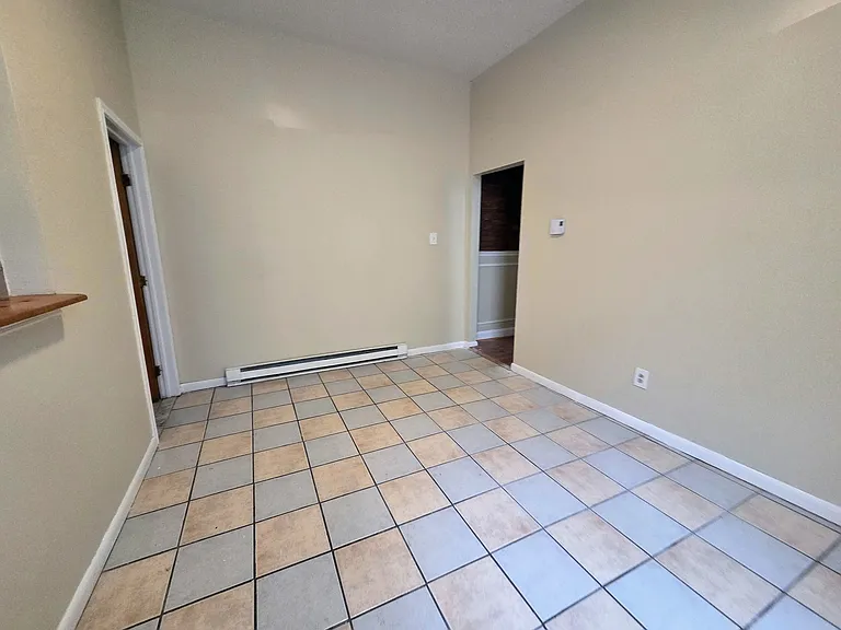 1323 W Butler St #1 — Photo 10