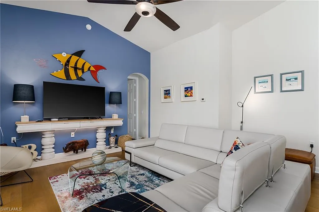 4 bed, 2.5 bath, 2133 sqft, $6,000 — Photo 4