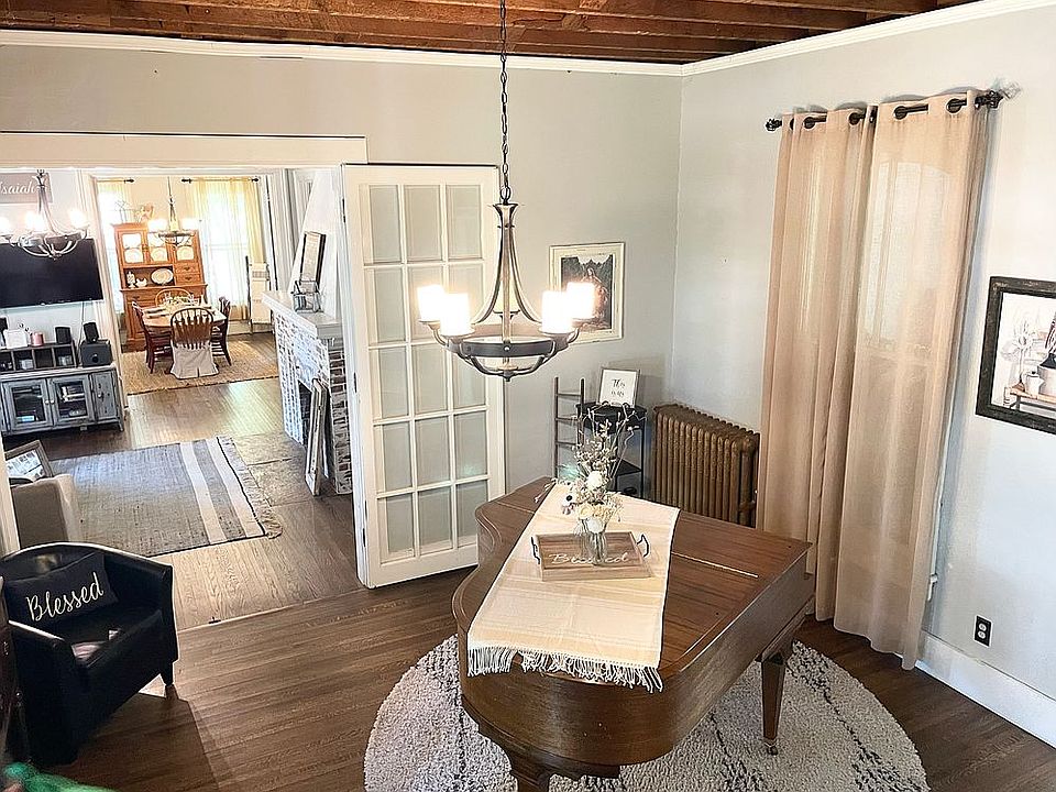 Entry room