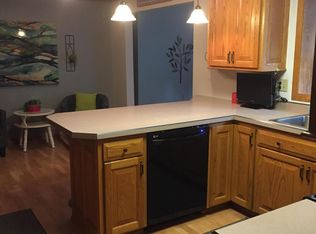 206 Valley St, Cavalier, ND 58220