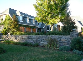 305 Dartmouth Dr, Bristol, TN 37620