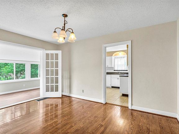 5th image of 4821 Hershey Dr