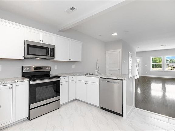 5th image of 223 E 15th St