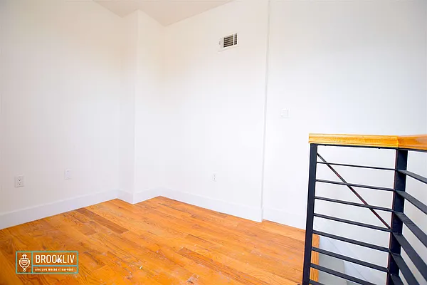 Rented by null | media 11