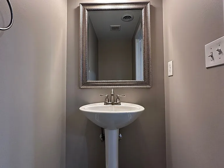 425 Sutherland View Way — Photo 17