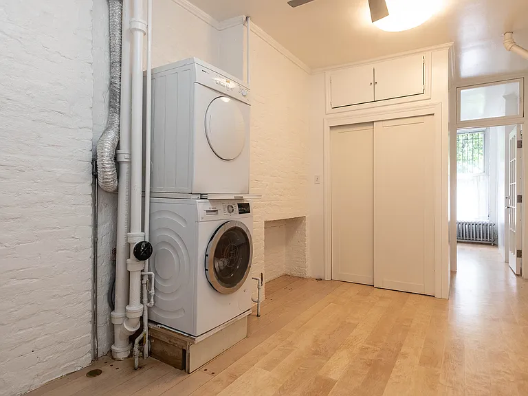50 E 1st St #2 — Photo 8