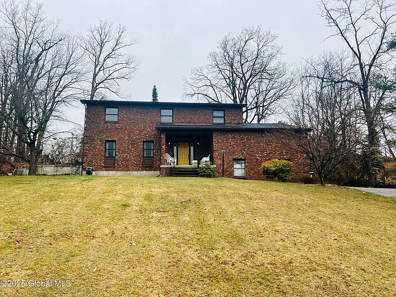 3rd image of 25 McDonald Lane