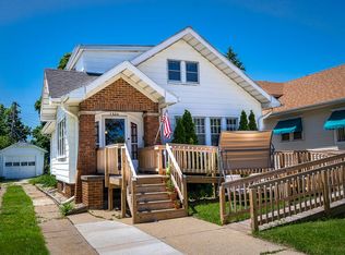 1320 Westlawn Ave, Racine, WI 53405