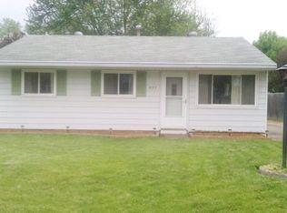 832 11th St W, Milan, IL 61264