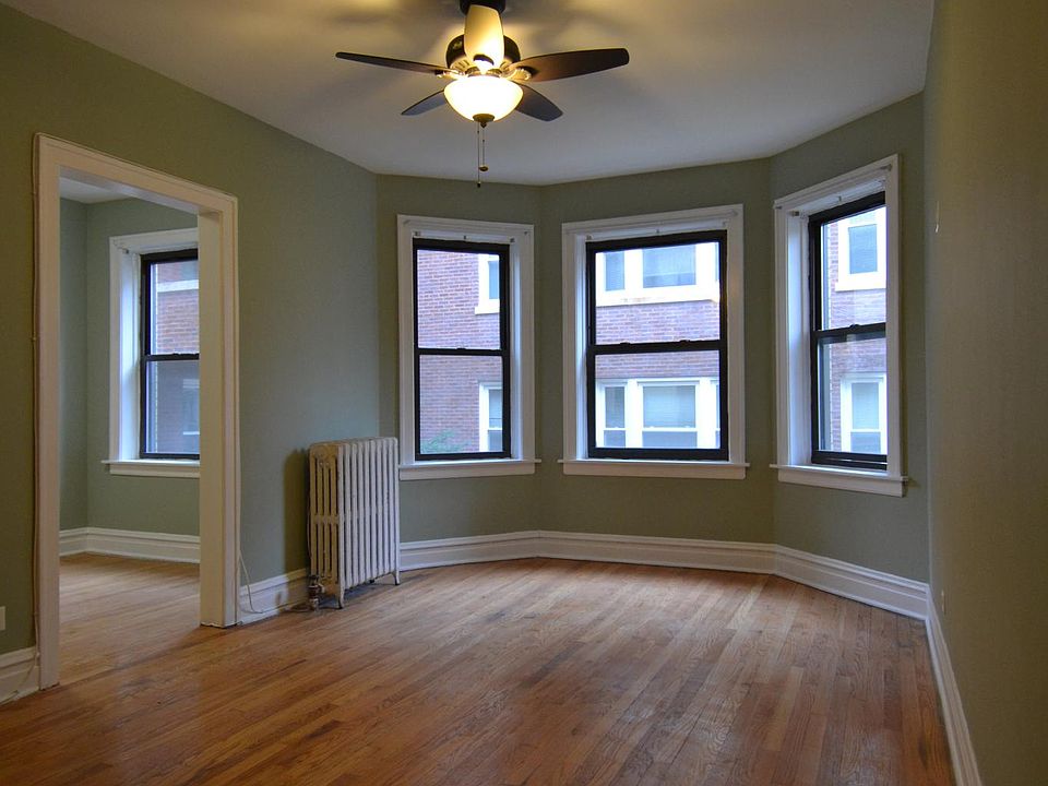 1st image of 1433 W Carmen Ave APT 1D