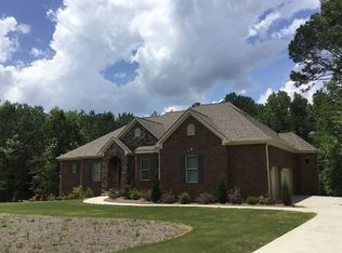 145 Trustin Lake Dr, Fayetteville, GA 30214