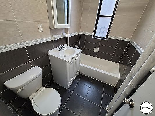 4th image of 2700 Bronx Park E #F21
