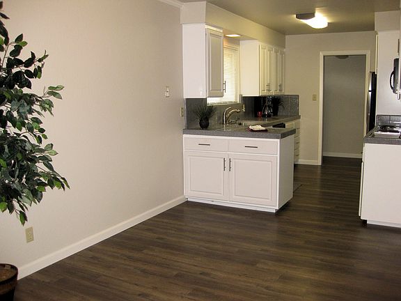 3rd image of 1157 Jonas Ave