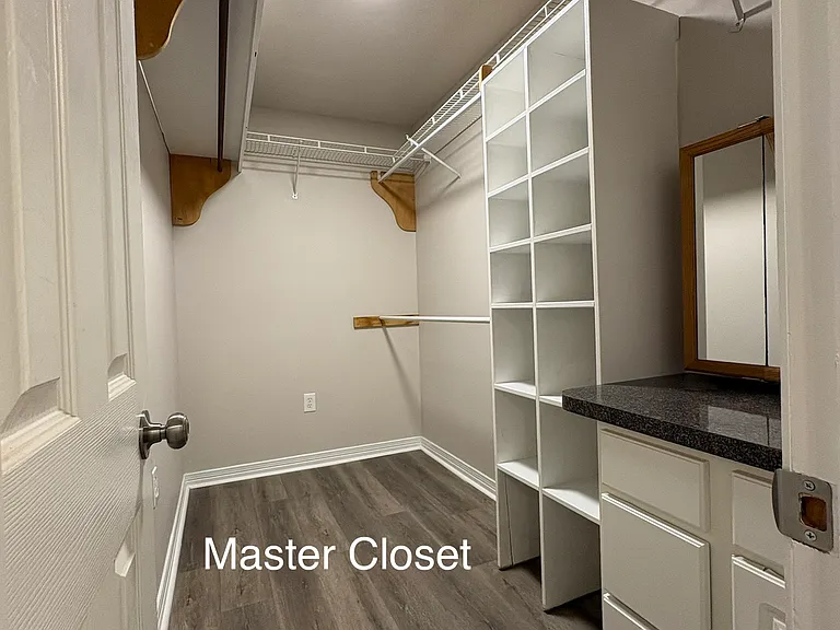204 James Ct — Photo 16