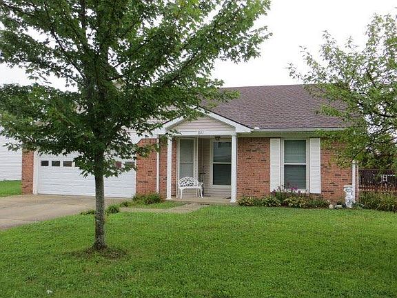 3rd image of 1647 Highview Cir