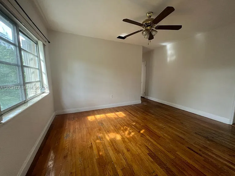 1421 SW 37th Ave #3 — Photo 7