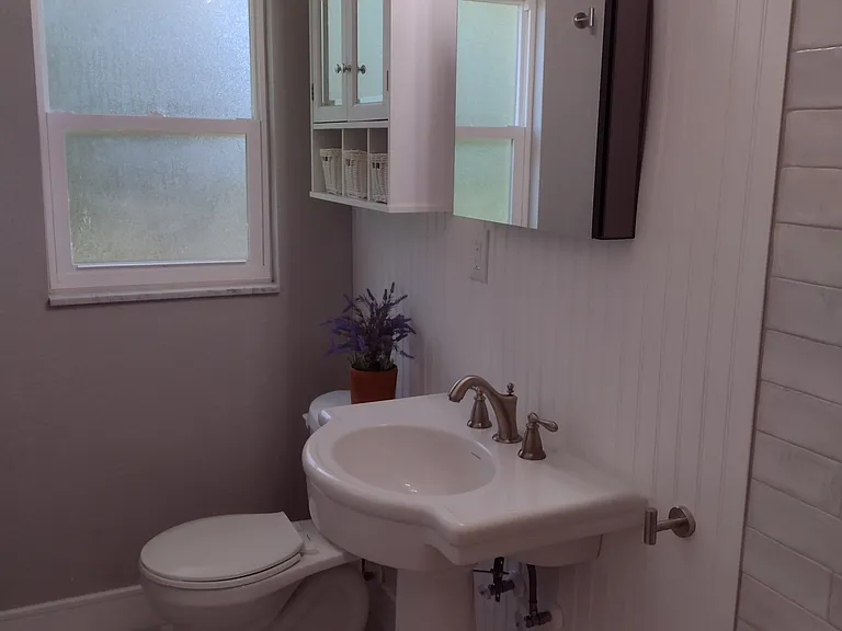 720 NE 17th Ct — Photo 19