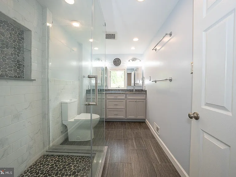 353 S Old Middletown Rd — Photo 22
