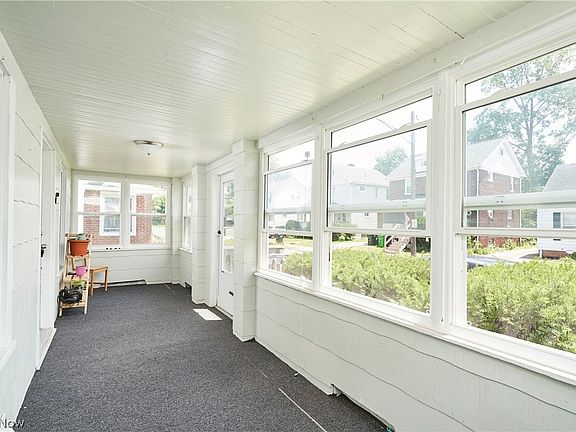 2nd image of 8301 Vista Ave