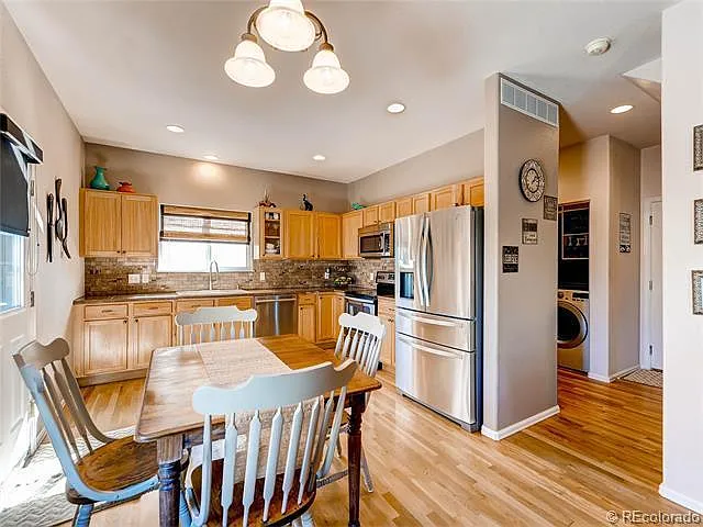 846 Bartlett St — Photo 5