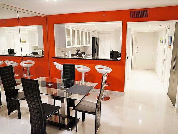 4th image of 1717 N Bayshore Dr APT 2639