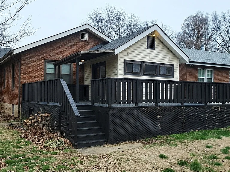 701 Pemberton Pl — Photo 1