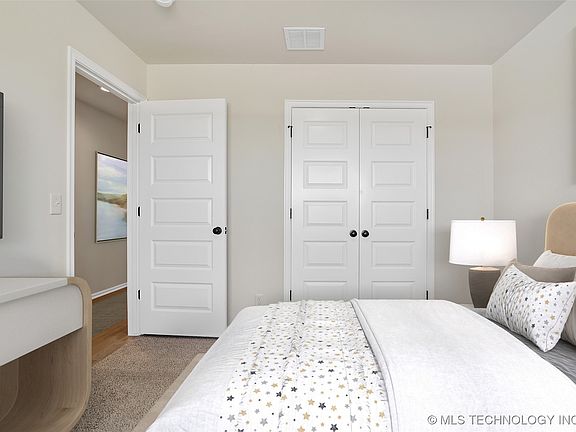5th image of 8513 E Fort Worth St