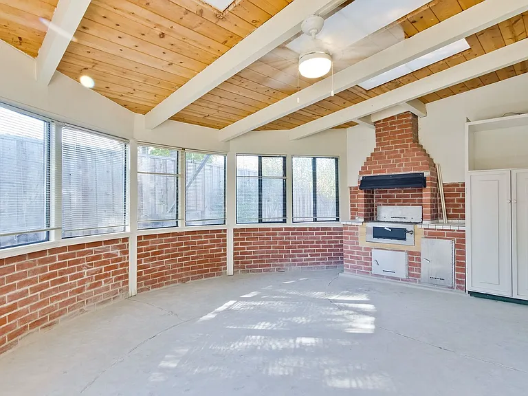 4712 Clarendon Dr — Photo 50