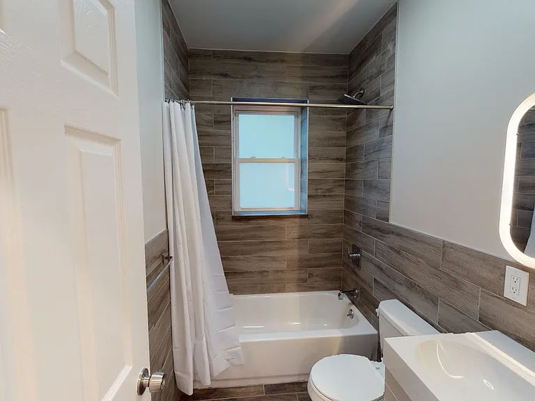 90 Bristol St #10 — Photo 15