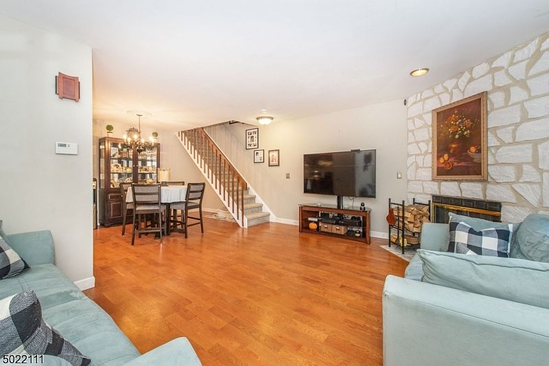 1st image of 309 Main St Unit 3-18