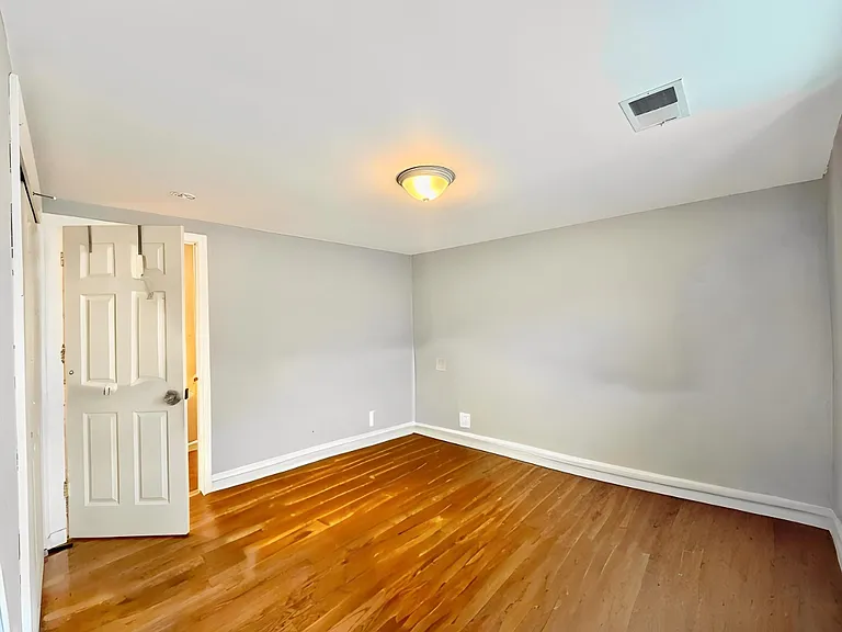 307 Washington St #1 — Photo 8