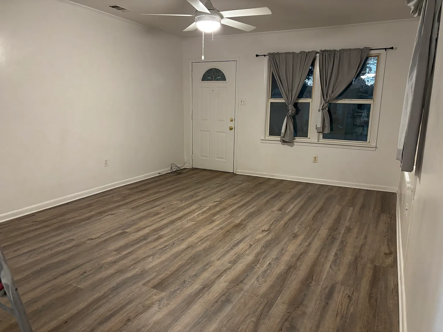 3 bed, 1.5 bath, 1137 sqft, $1,500 — Photo 3