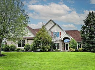 4850 Valleybrook Dr, Brecksville, OH 44141