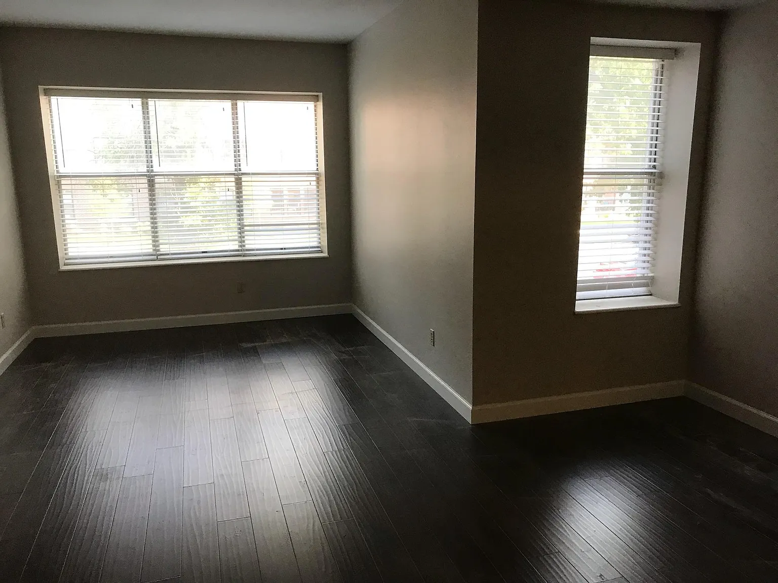 5517 Pershing Avenue — Photo 3