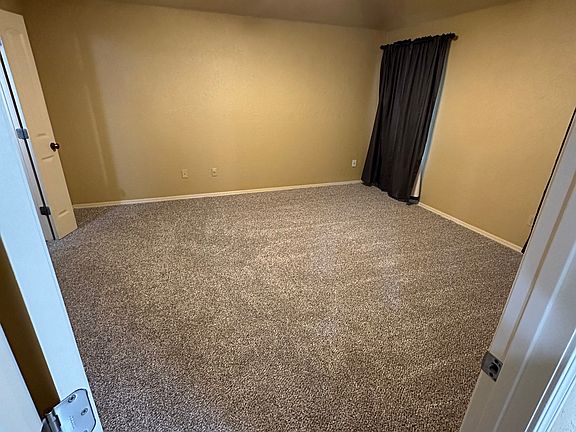 5th image of 600 E Forest Ln