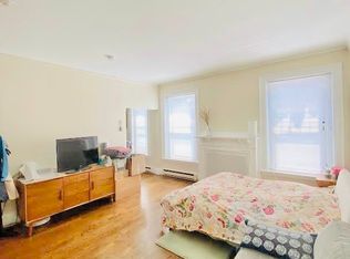 232 Newbury St #32R, Boston, MA 02116